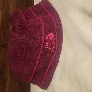 The north face dark pink women 'hat